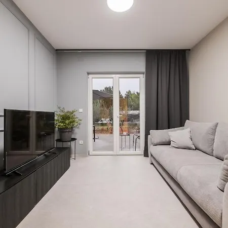 Apartments Lacrima Near The Sea