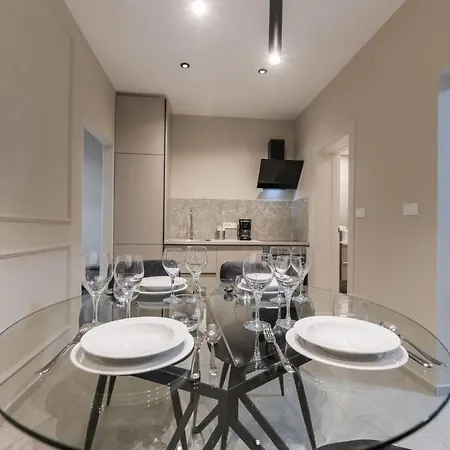 Lacrima Near The Sea 5*