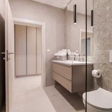 ゲストハウス Lacrima Near The Sea