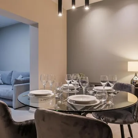 Lacrima Near The Sea シロ