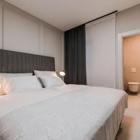 Luxury Lacrima