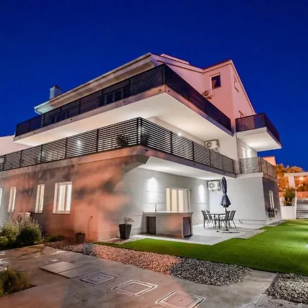 Guest house Luxury Lacrima 5*