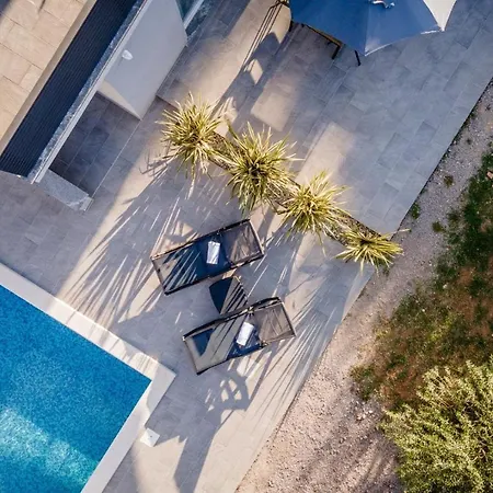 Luxury Lacrima Guest house