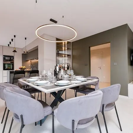Luxury Lacrima