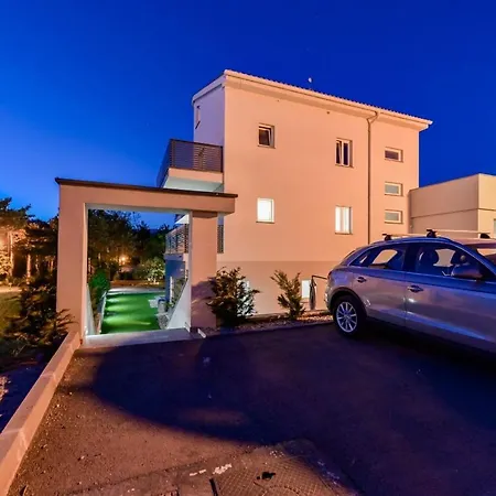 Luxury Lacrima Guest house