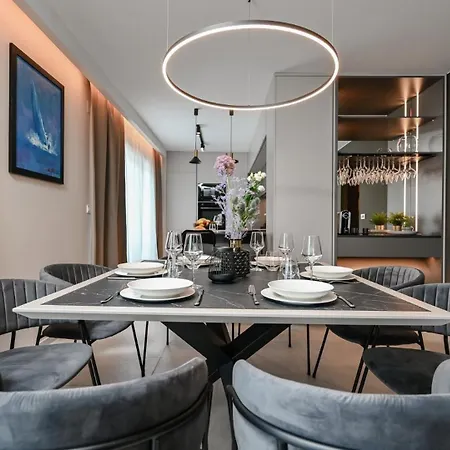 Luxury Lacrima