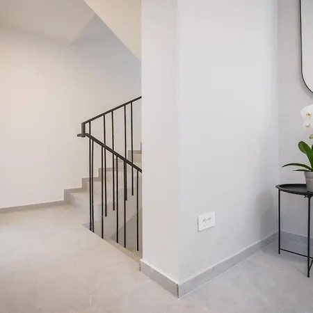Guest house Luxury Lacrima 5*