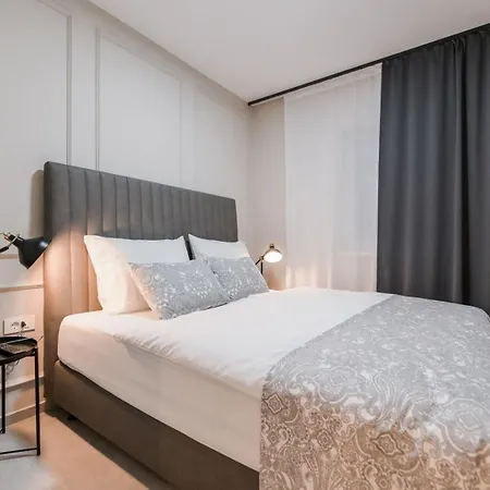 Luxury Lacrima
