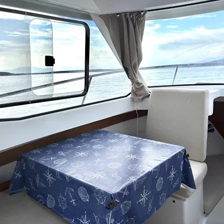 Apartments Lacrima With Motorboat Гостевой дом Сило