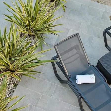 Apartments Lacrima With Motorboat 5*