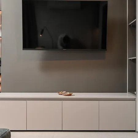 Apartments Lacrima With Motorboat Gostinjska kuća 5*